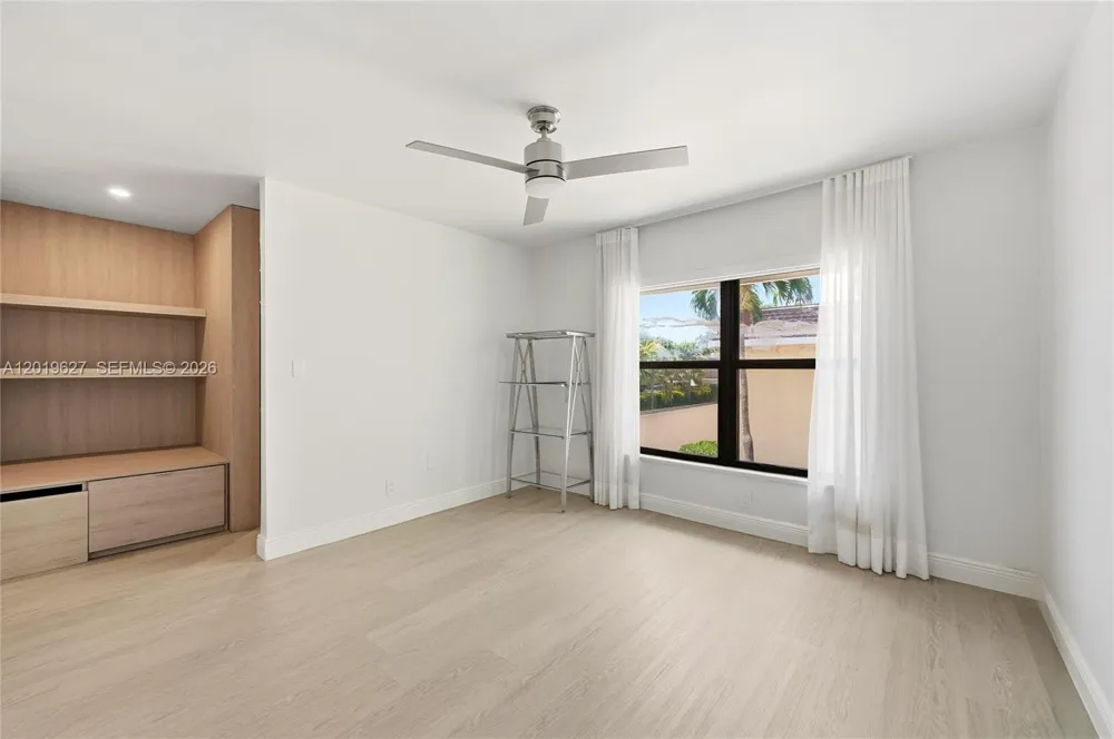 2757 NE 165th Ter #28 North Miami Beach, FL 33160