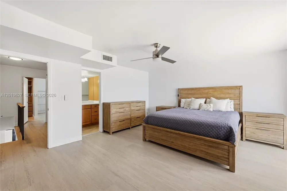 2757 NE 165th Ter #28 North Miami Beach, FL 33160