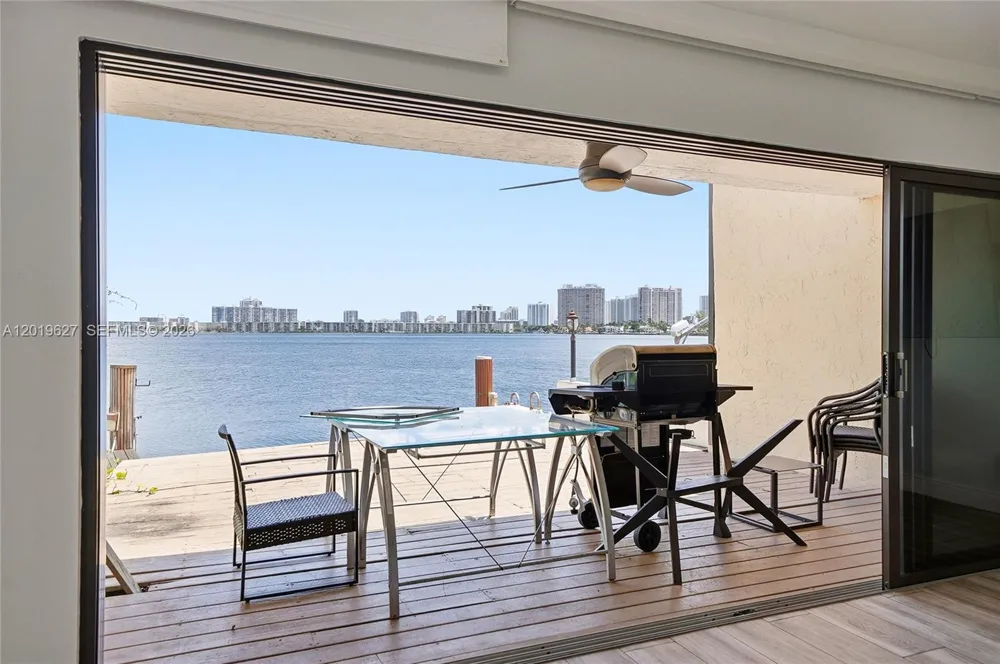 2757 NE 165th Ter #28 North Miami Beach, FL 33160