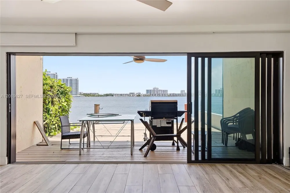 2757 NE 165th Ter #28 North Miami Beach, FL 33160