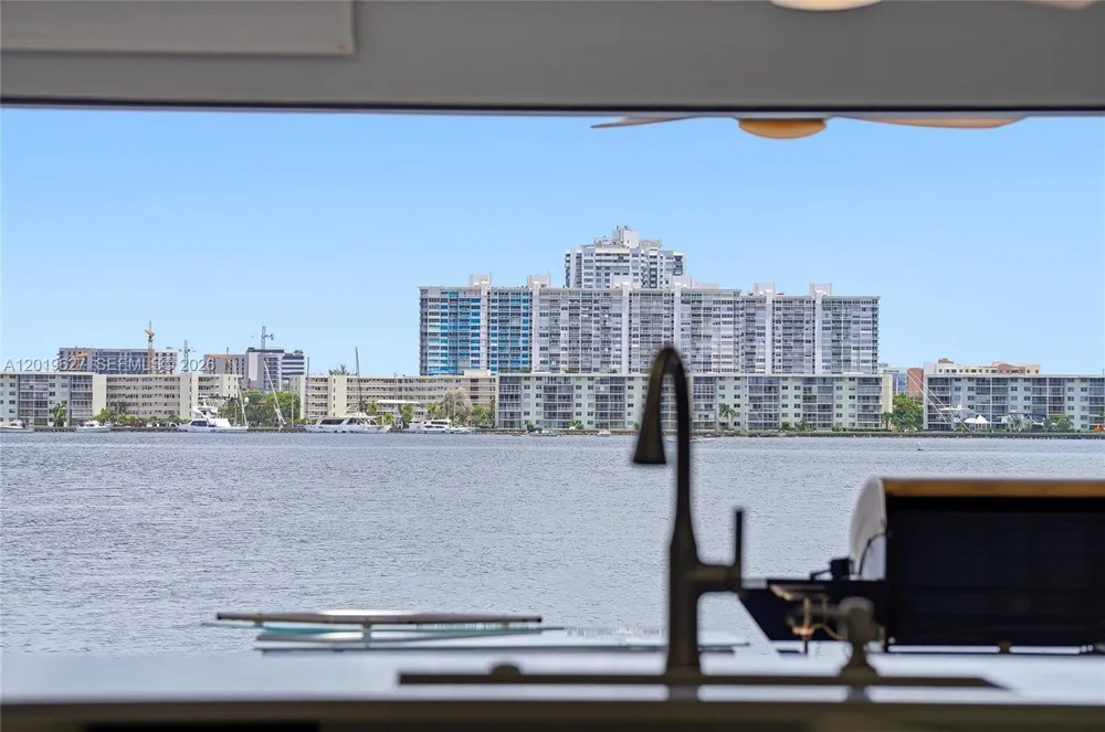 2757 NE 165th Ter #28 North Miami Beach, FL 33160