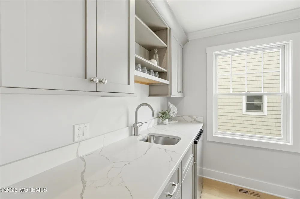 10 W Kirkland Avenue Long Beach, NJ 08008