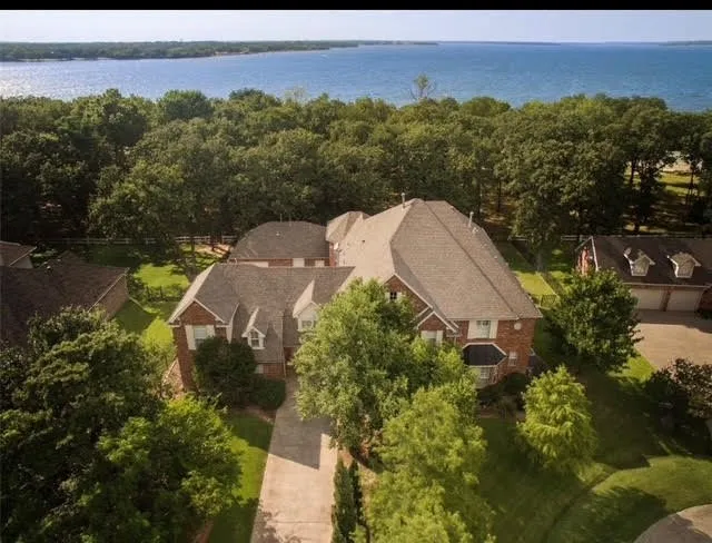 721 Paradise Cove Shady Shores, TX 76208