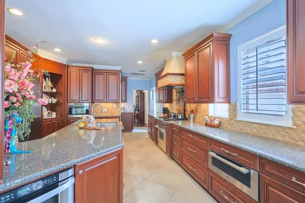 721 Paradise Cove Shady Shores, TX 76208