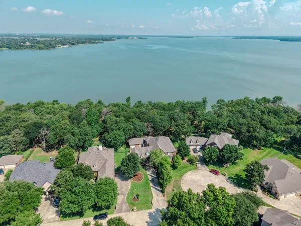 721 Paradise Cove Shady Shores, TX 76208