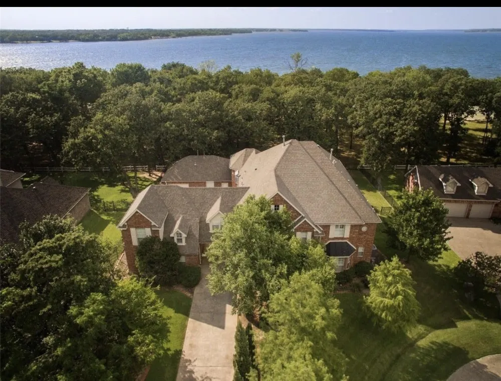 721 Paradise Cove Shady Shores, TX 76208
