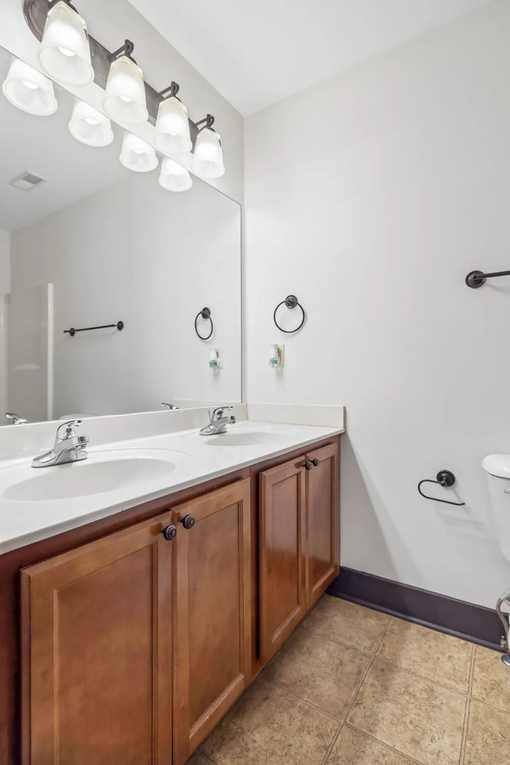 1812 Isabelle Ct Antioch, TN 37013