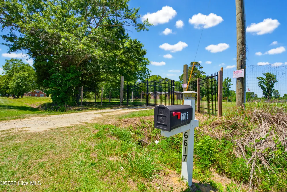 6615 Silver Spoon Road Clarkton, NC 28433