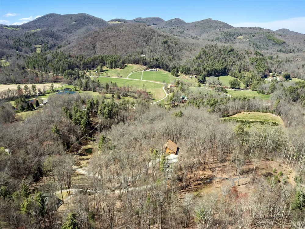 120 Nips Way Cullowhee, NC 28723