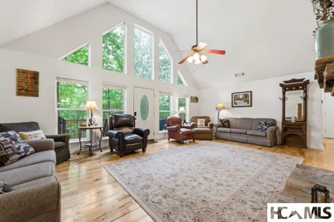 68 Golden Mist Court