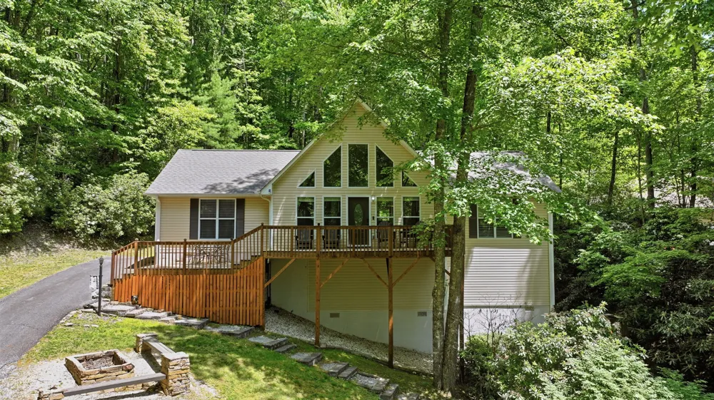 68 Golden Mist Court Sapphire, NC 28774