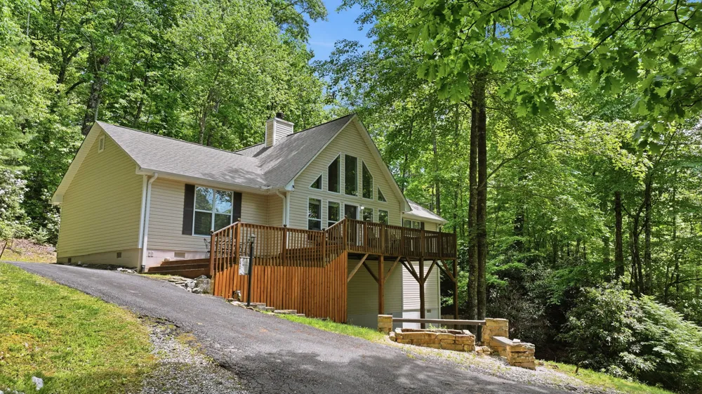 68 Golden Mist Court Sapphire, NC 28774