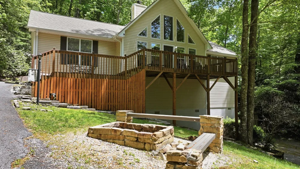 68 Golden Mist Court Sapphire, NC 28774