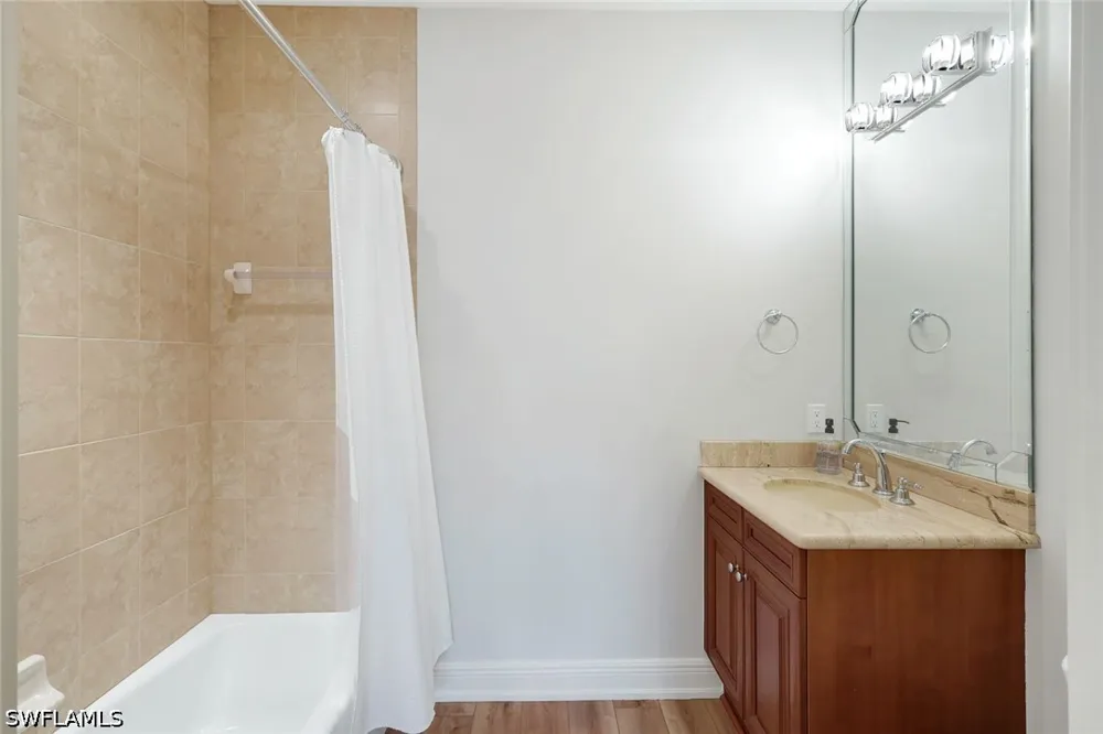 Avellino Isles Circle #20101 Naples, FL 34119