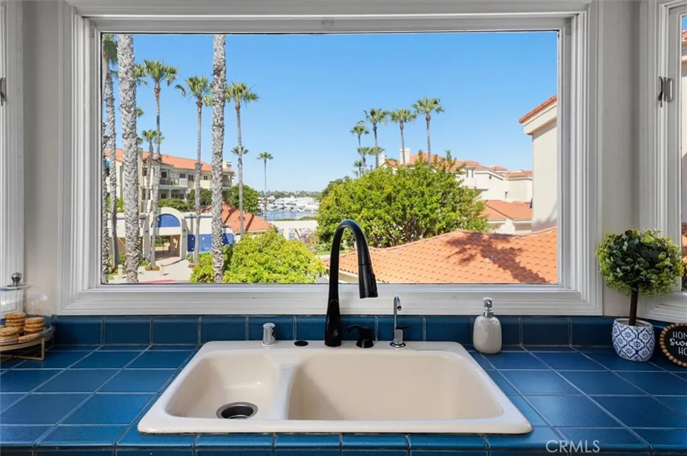 4207 Harbour Island Oxnard, CA 93035