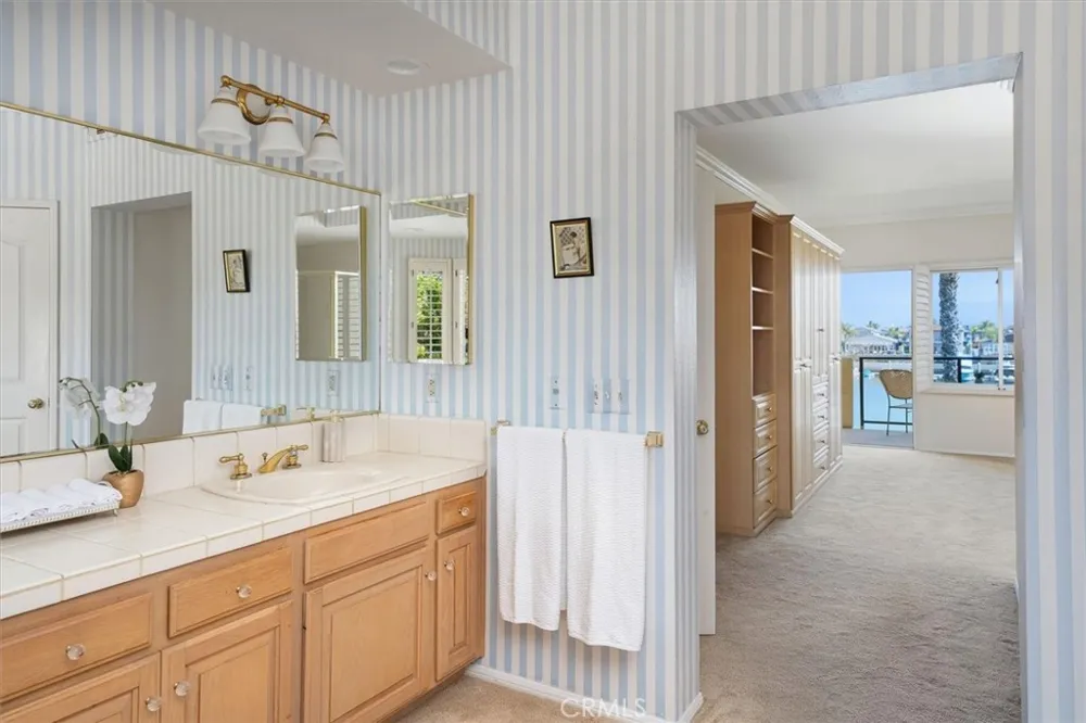 4207 Harbour Island Oxnard, CA 93035