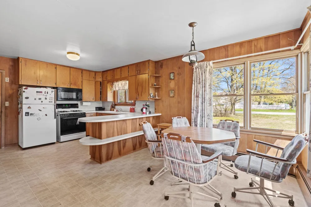 204 S Chandler Street Leland Township, MI 49654