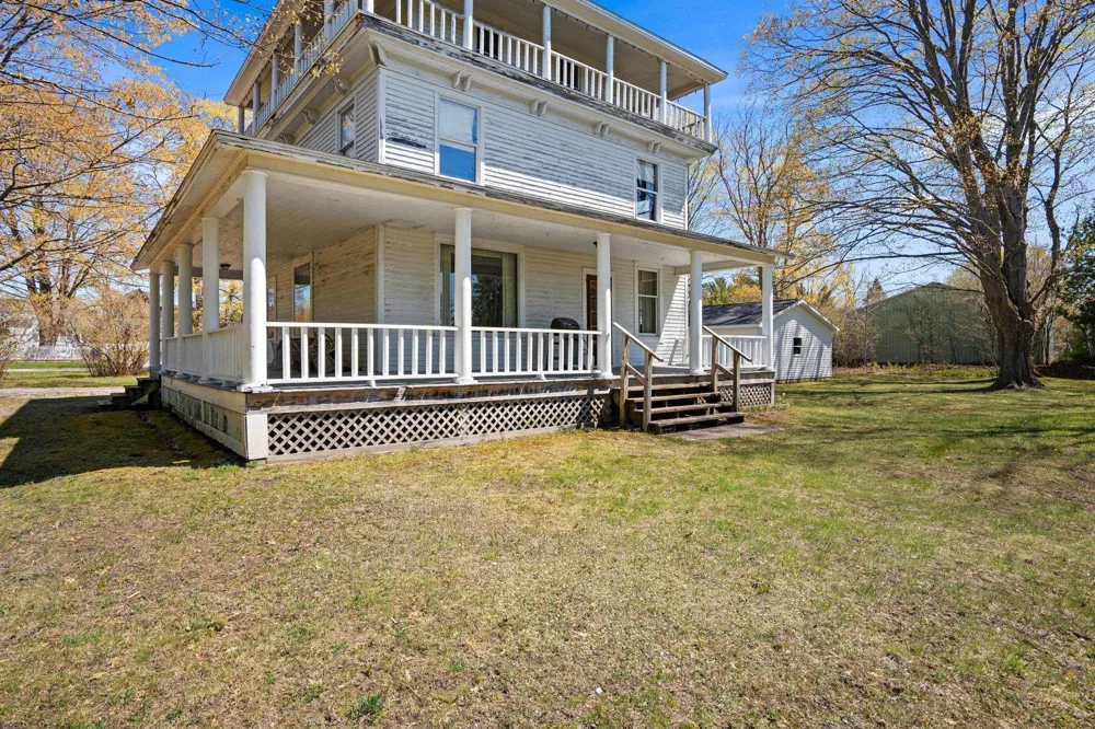 204 S Chandler Street Leland Township, MI 49654