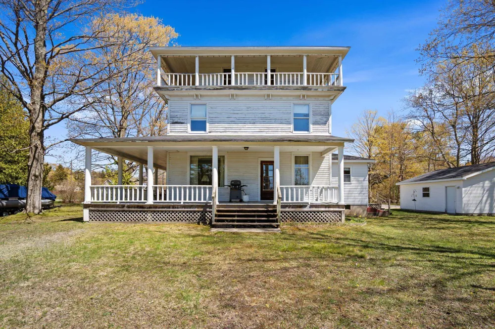204 S Chandler Street Leland Township, MI 49654