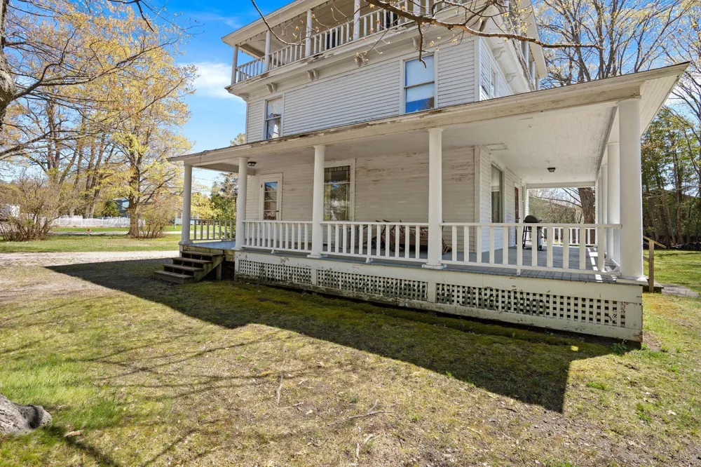 204 S Chandler Street Leland Township, MI 49654