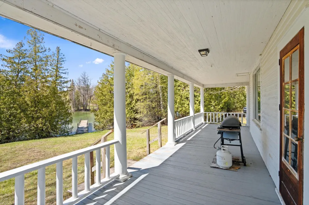 204 S Chandler Street Leland Township, MI 49654
