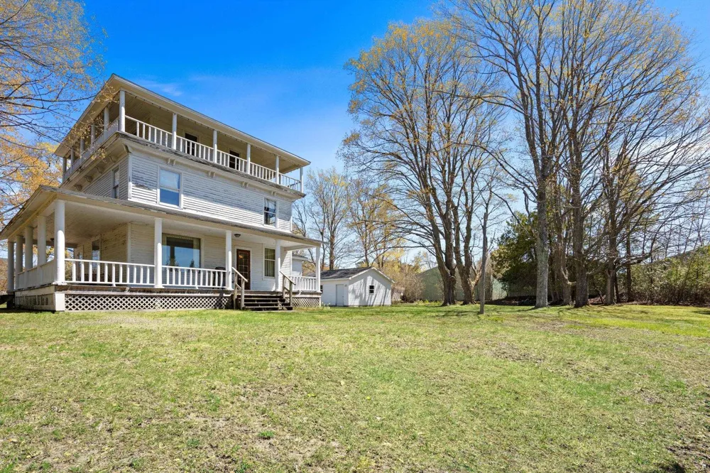 204 S Chandler Street Leland Township, MI 49654