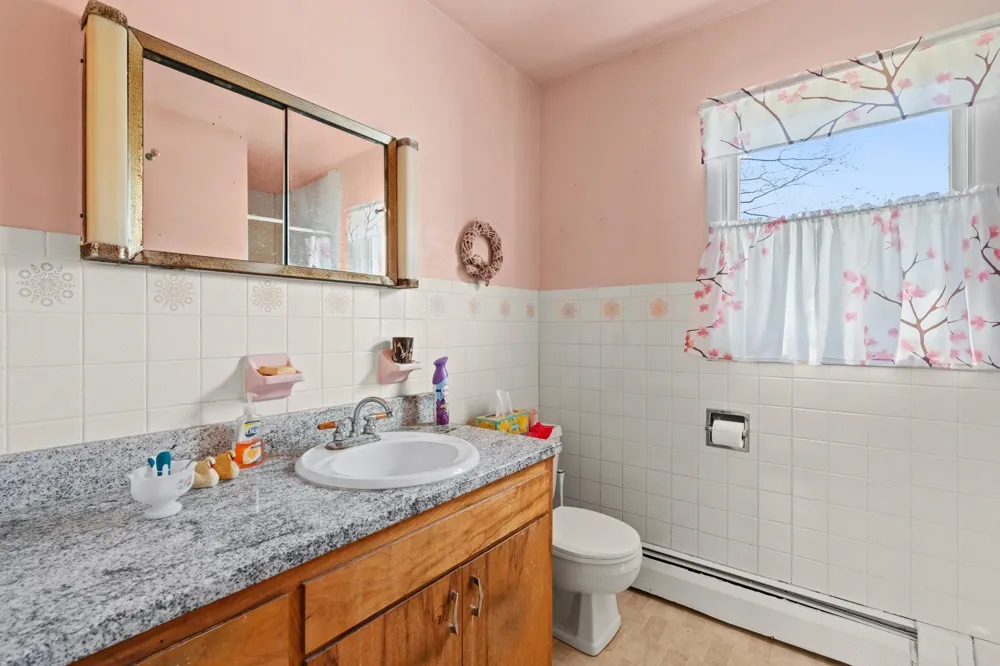 204 S Chandler Street Leland Township, MI 49654