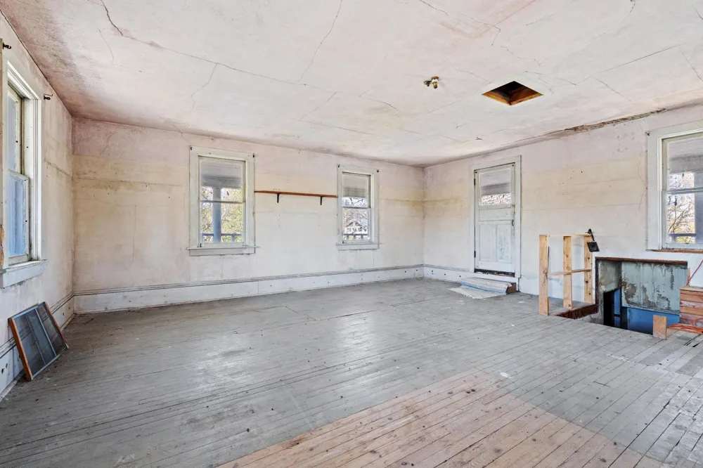 204 S Chandler Street Leland Township, MI 49654