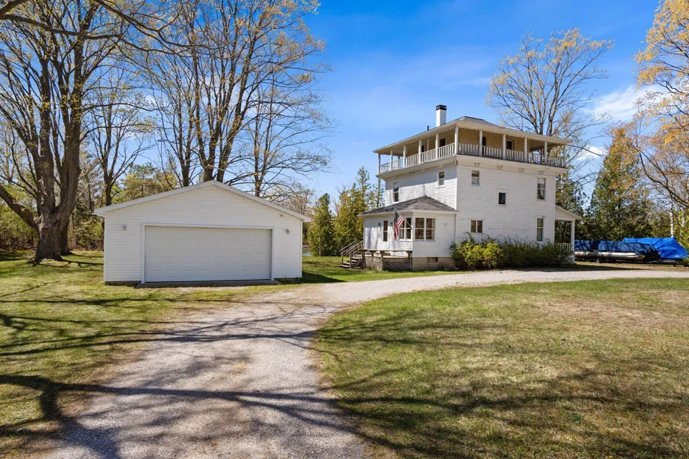 204 S Chandler Street Leland Township, MI 49654