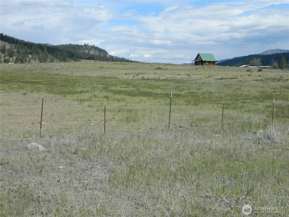 4 Duck Flats Road Tonasket, WA 98855