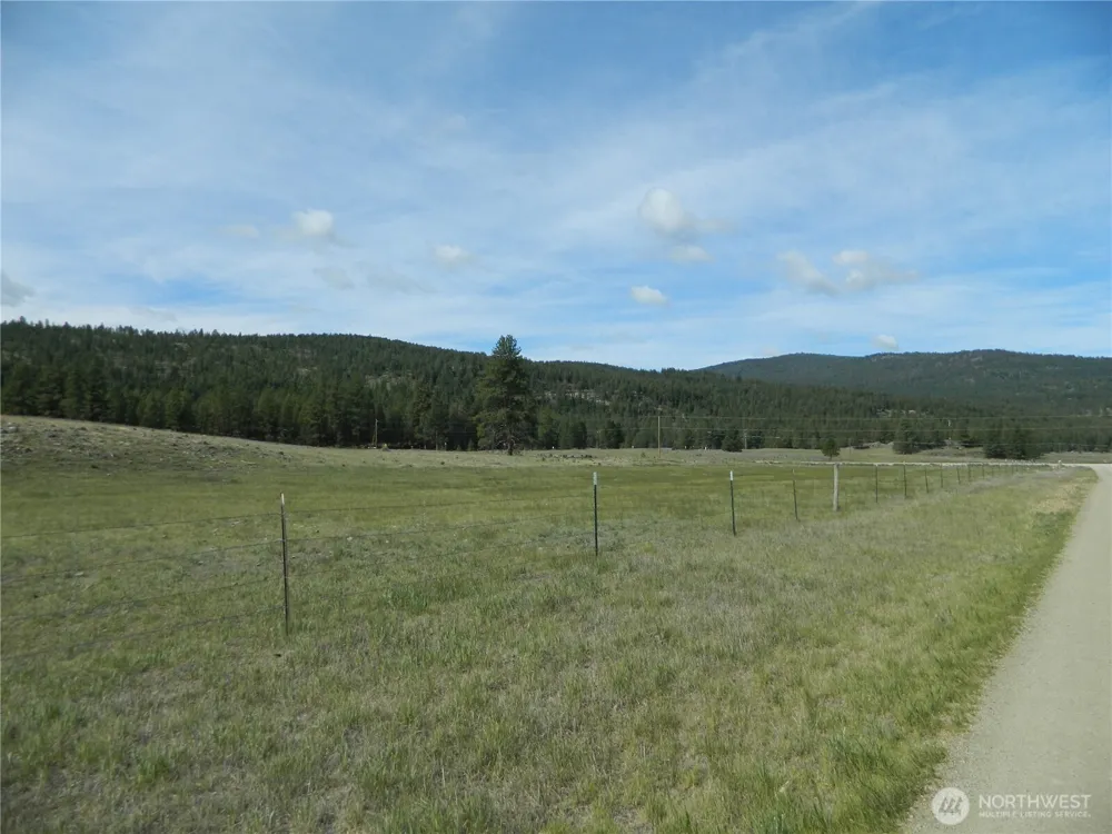 4 Duck Flats Road Tonasket, WA 98855