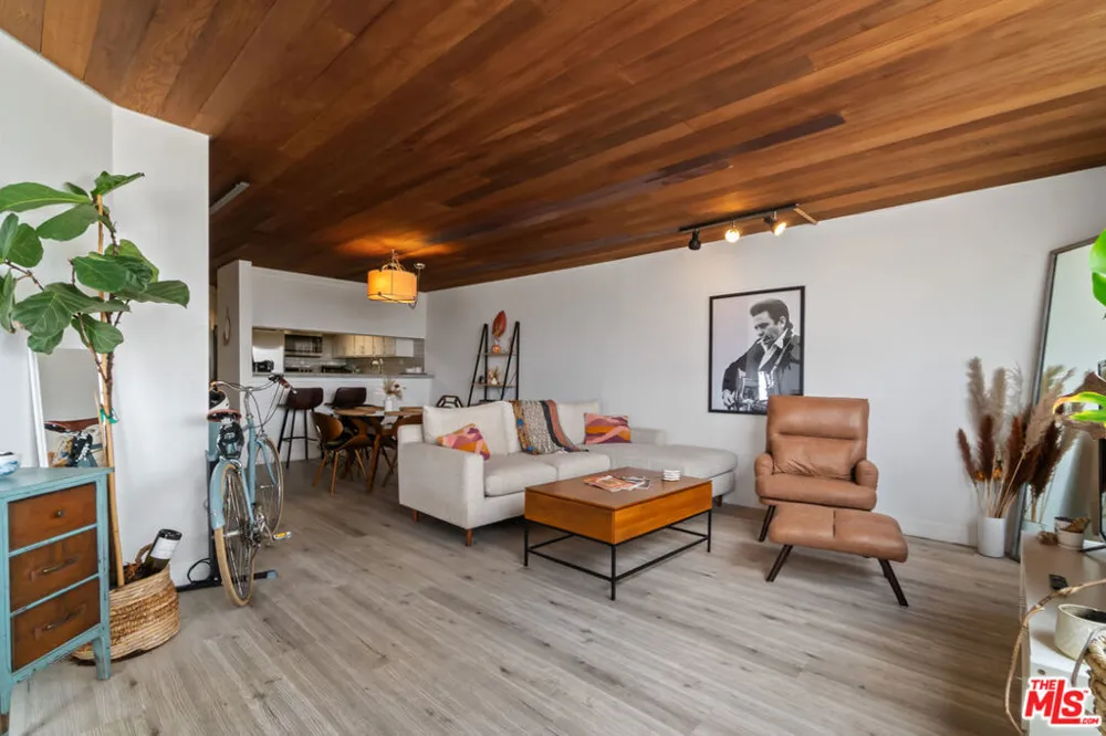 6209 Pacific Avenue #103 Playa del Rey, CA 90293