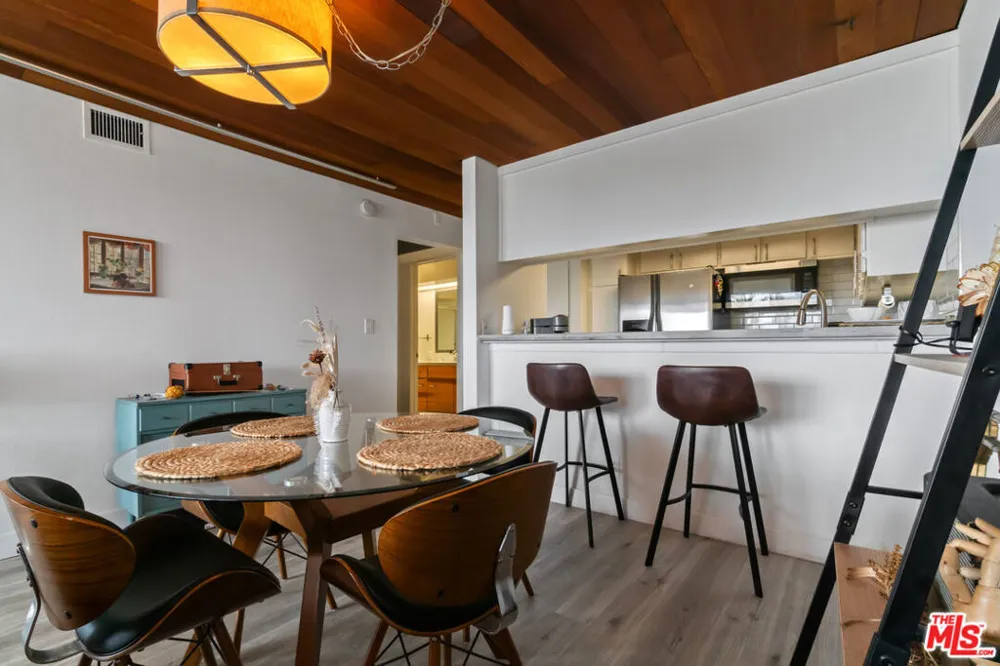 6209 Pacific Avenue #103 Playa del Rey, CA 90293