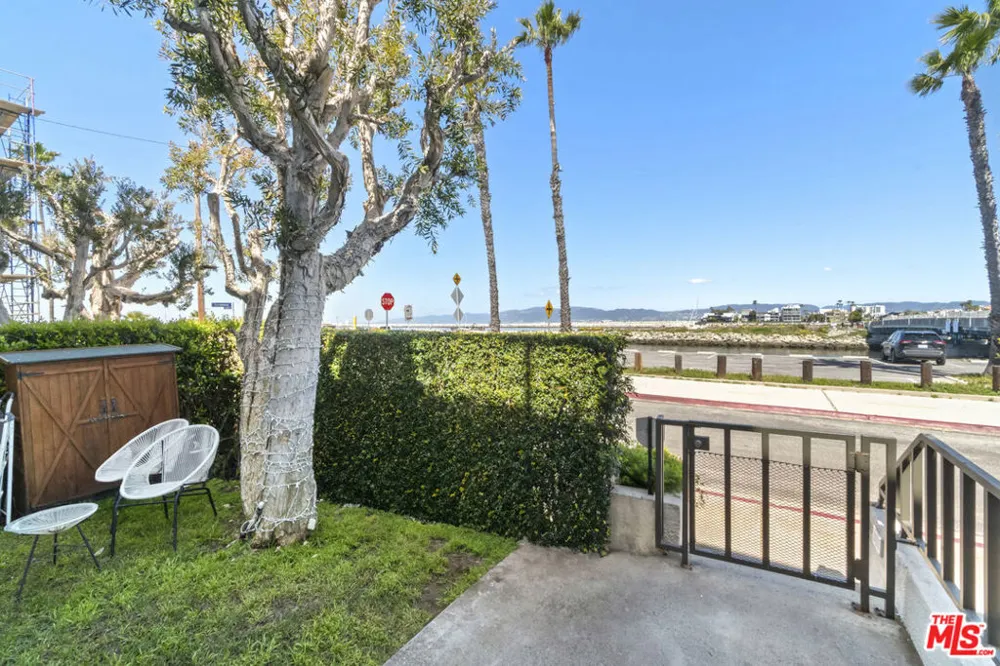 6209 Pacific Avenue #103 Playa del Rey, CA 90293