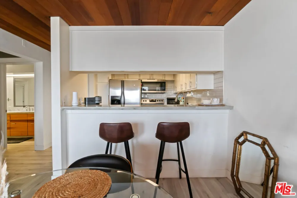 6209 Pacific Avenue #103 Playa del Rey, CA 90293