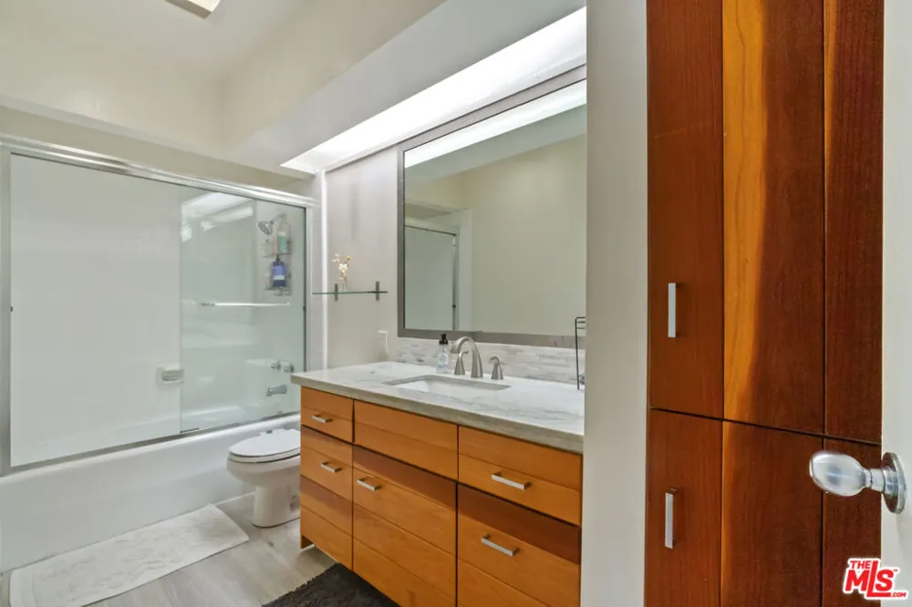 6209 Pacific Avenue #103 Playa del Rey, CA 90293