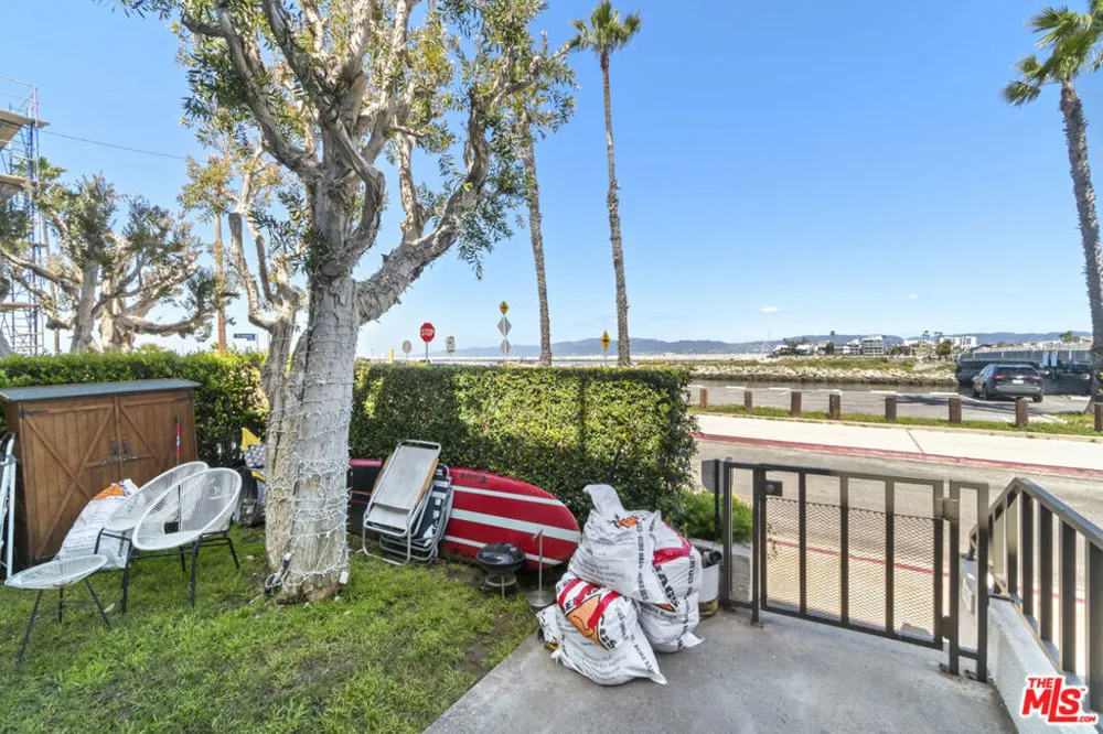 6209 Pacific Avenue #103 Playa del Rey, CA 90293