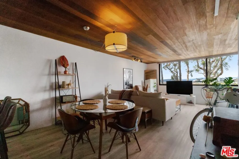 6209 Pacific Avenue #103 Playa del Rey, CA 90293