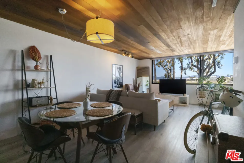 6209 Pacific Avenue #103 Playa del Rey, CA 90293
