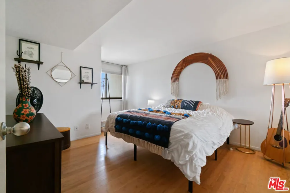 6209 Pacific Avenue #103 Playa del Rey, CA 90293