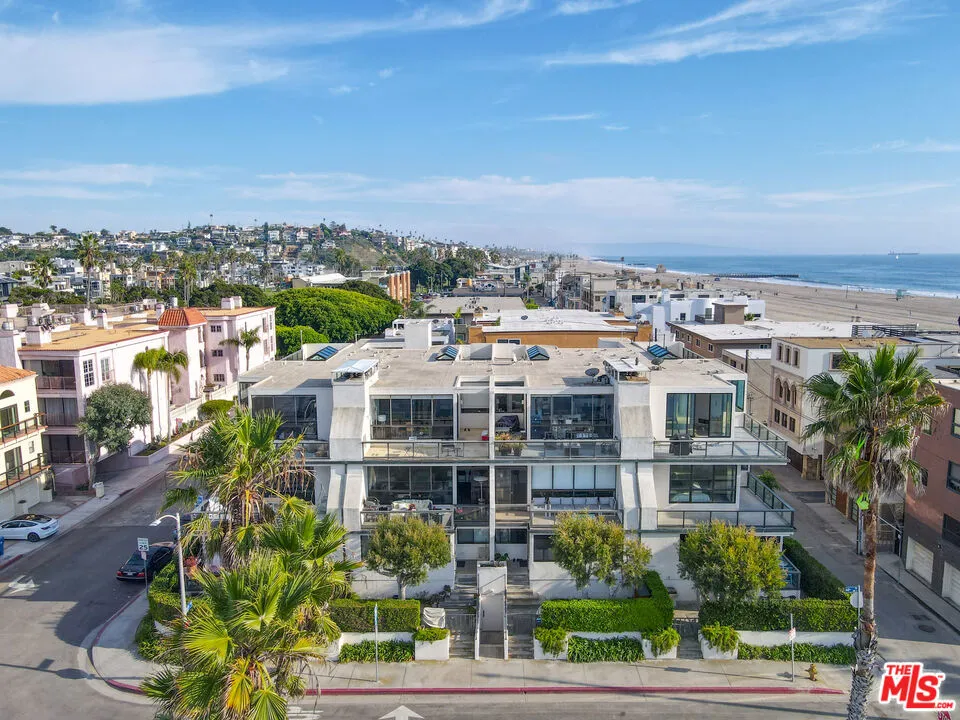 6209 Pacific Avenue #103 Playa del Rey, CA 90293