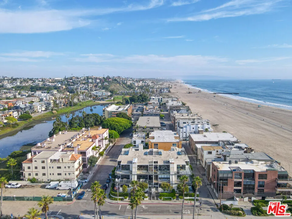 6209 Pacific Avenue #103 Playa del Rey, CA 90293