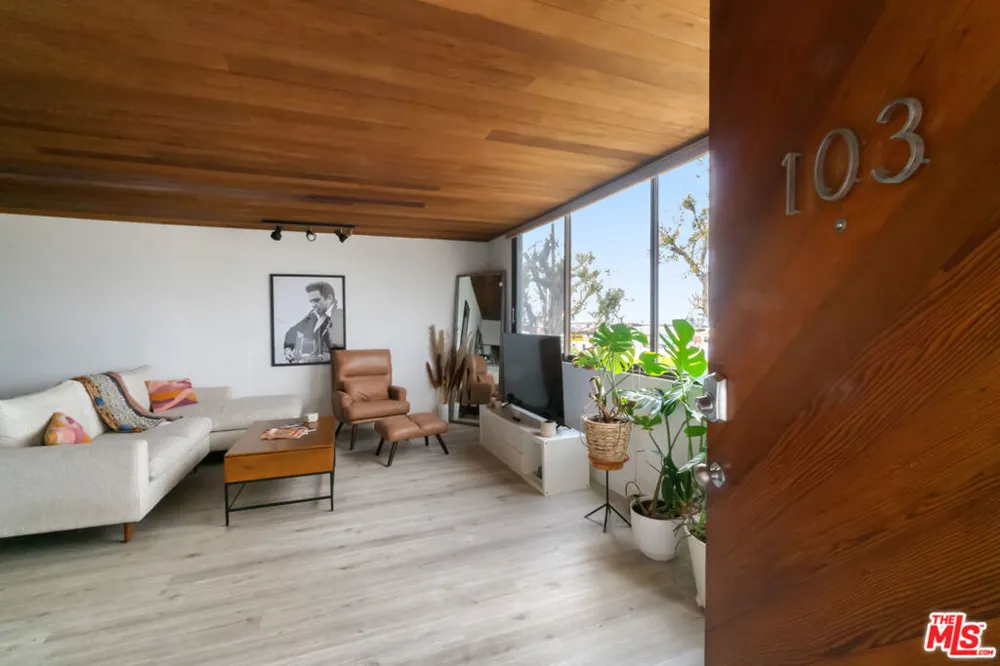 6209 Pacific Avenue #103 Playa del Rey, CA 90293
