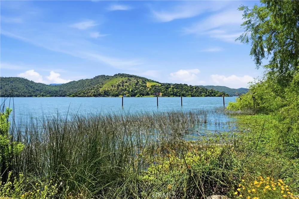 14420 Pearl Avenue Clearlake, CA 95422