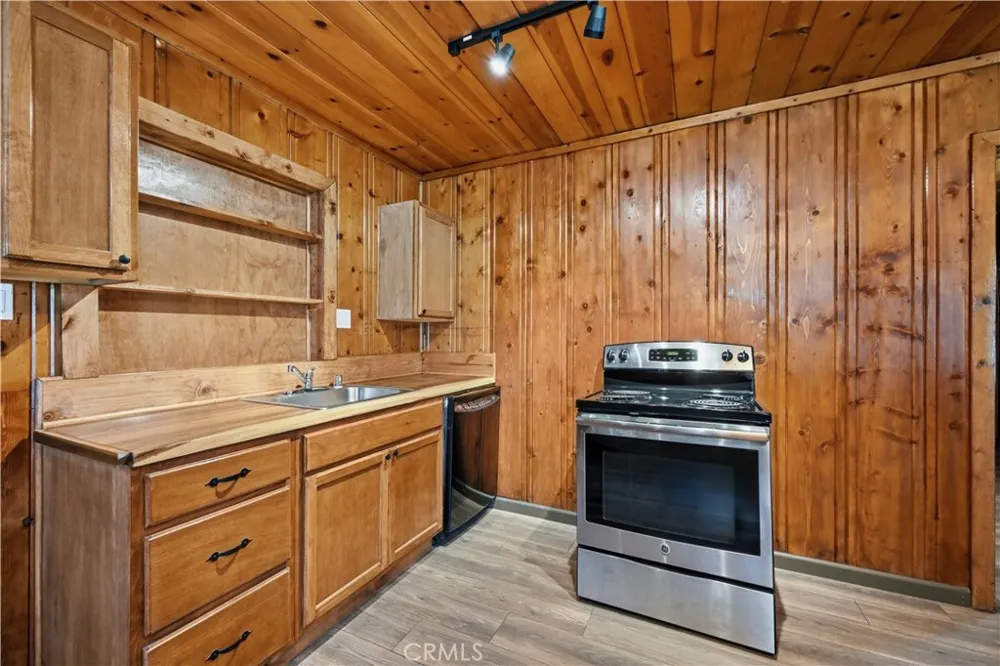 14420 Pearl Avenue Clearlake, CA 95422