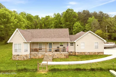 235 Raccoon Valley Rd