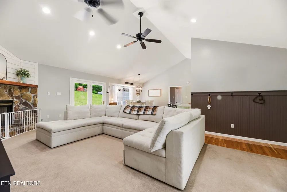 235 Raccoon Valley Rd Maynardville, TN 37807