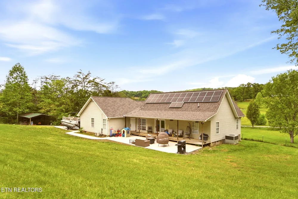 235 Raccoon Valley Rd Maynardville, TN 37807
