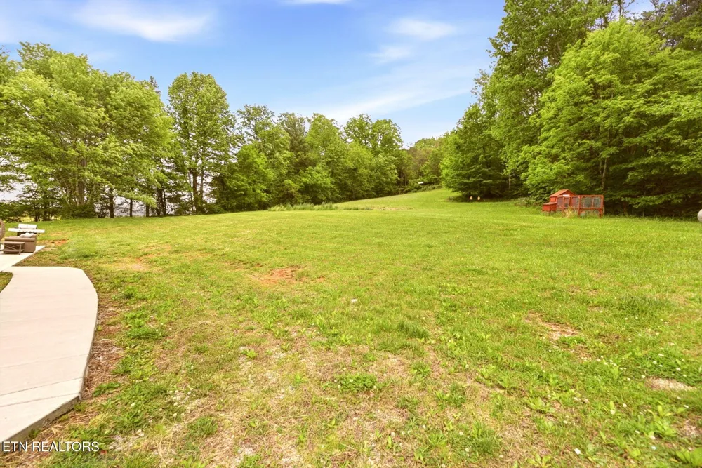 235 Raccoon Valley Rd Maynardville, TN 37807