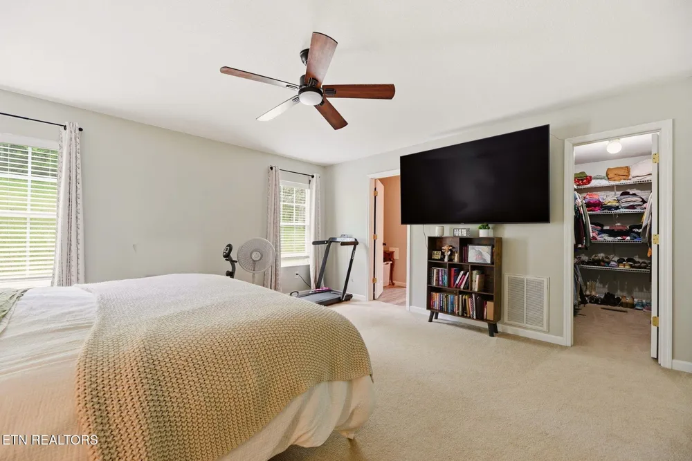 235 Raccoon Valley Rd Maynardville, TN 37807